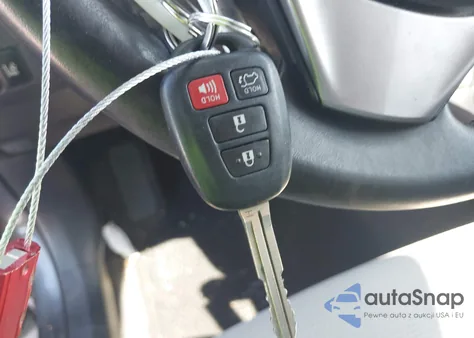 2017 Toyota Rav4 Xle z USA, uszkodzony, nr VIN JTMWFREV5HJ110114